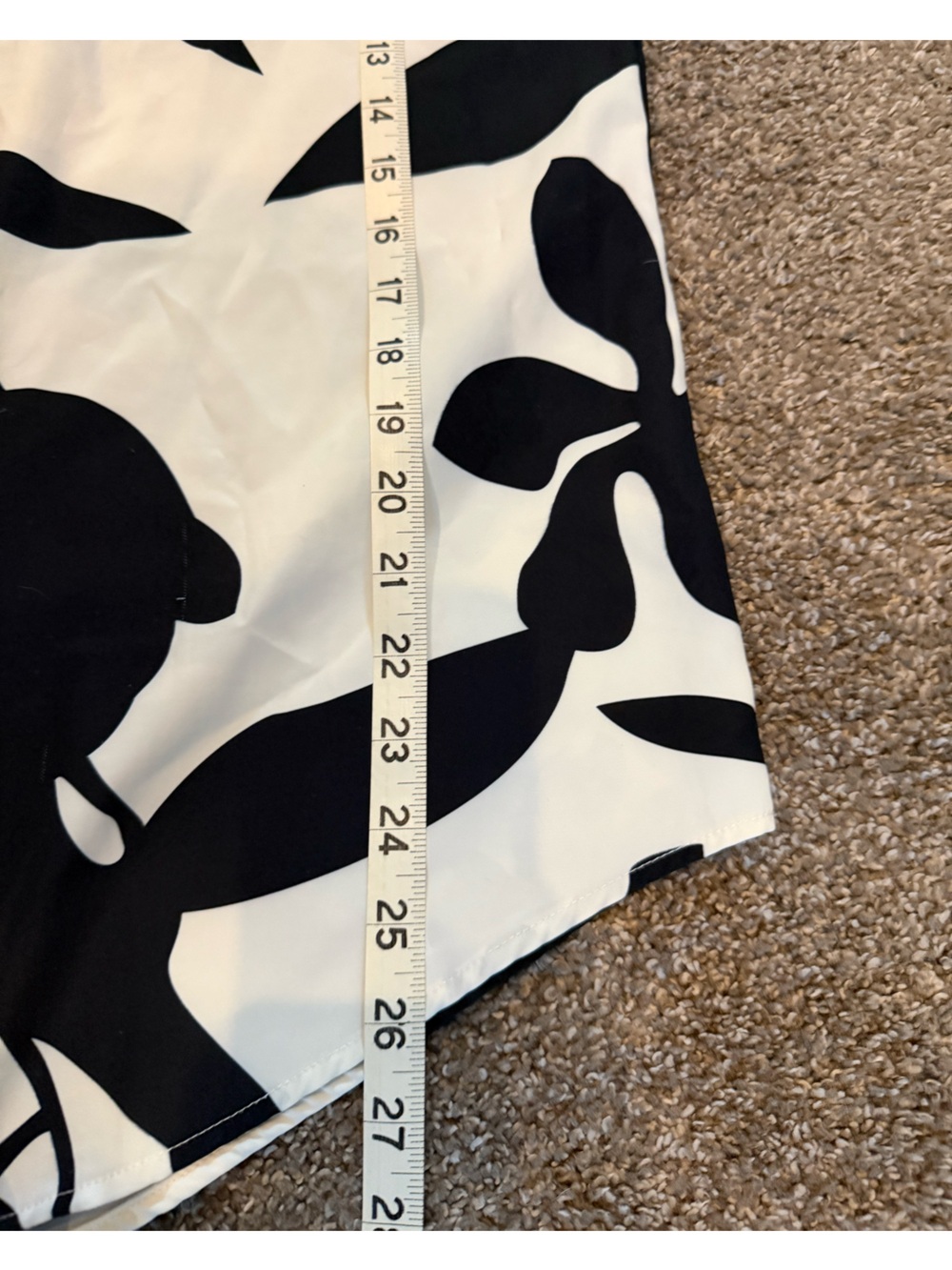 Black & White Floral V-Neck Short Sleeve Blouse - Picture 11 of 14